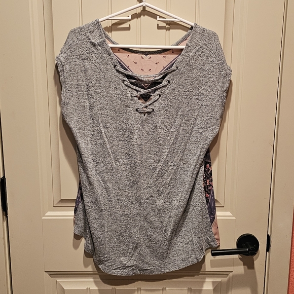 Maurcies Top - Picture 2 of 4